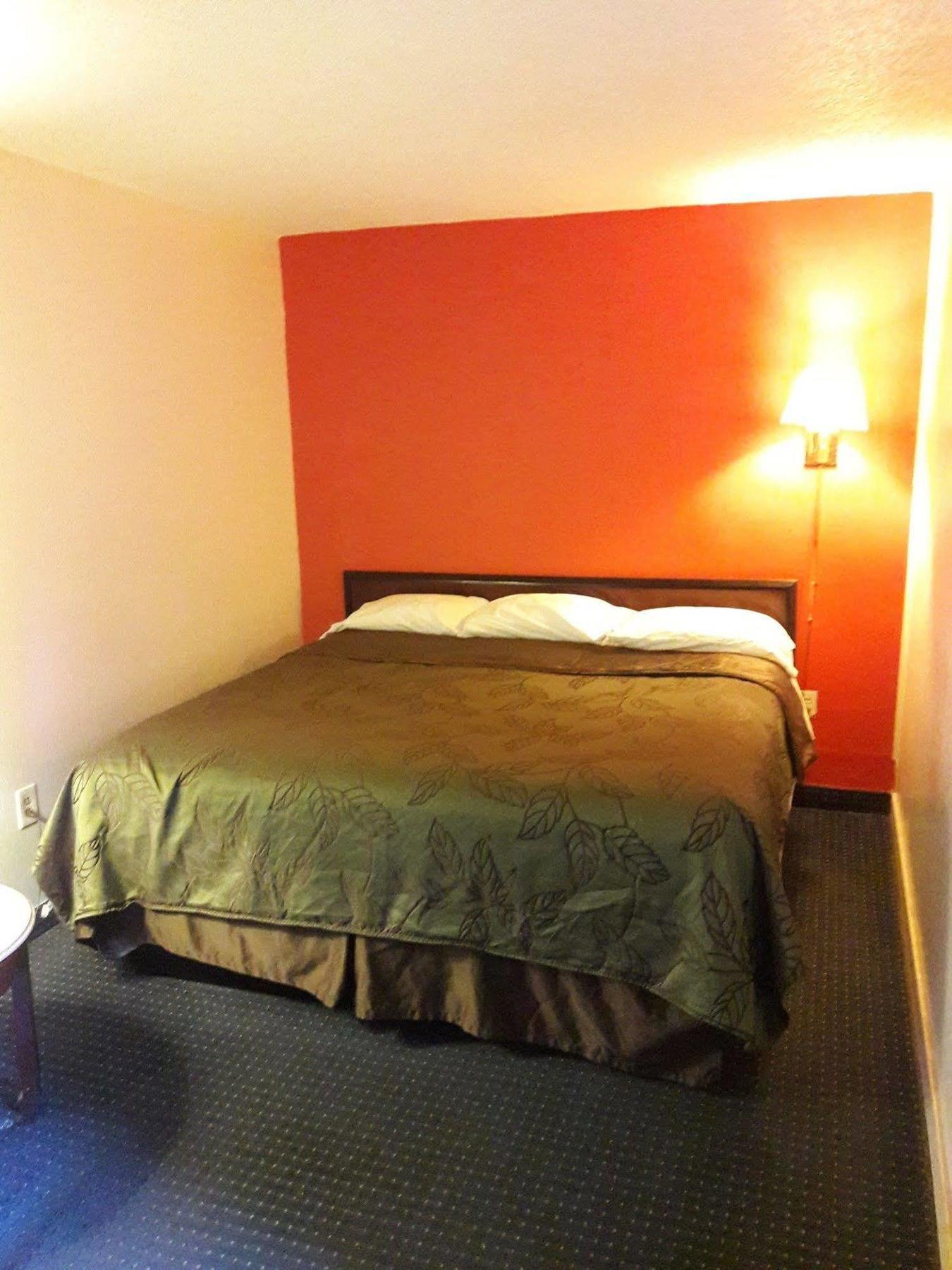 Oyo Palm Leaf Motel Ashland Extérieur photo
